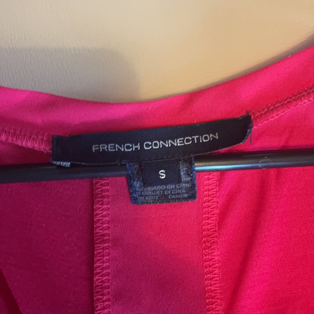 French Connection Fuschia Shell size small - Picture 4 of 4